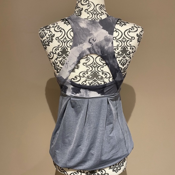 Lululemon Workout Top - Picture 5 of 6